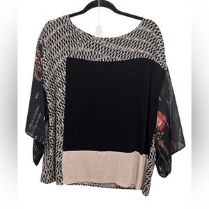Women's Black and Beige Mixed-Print Flutter-Sleeve Blouse. EUC